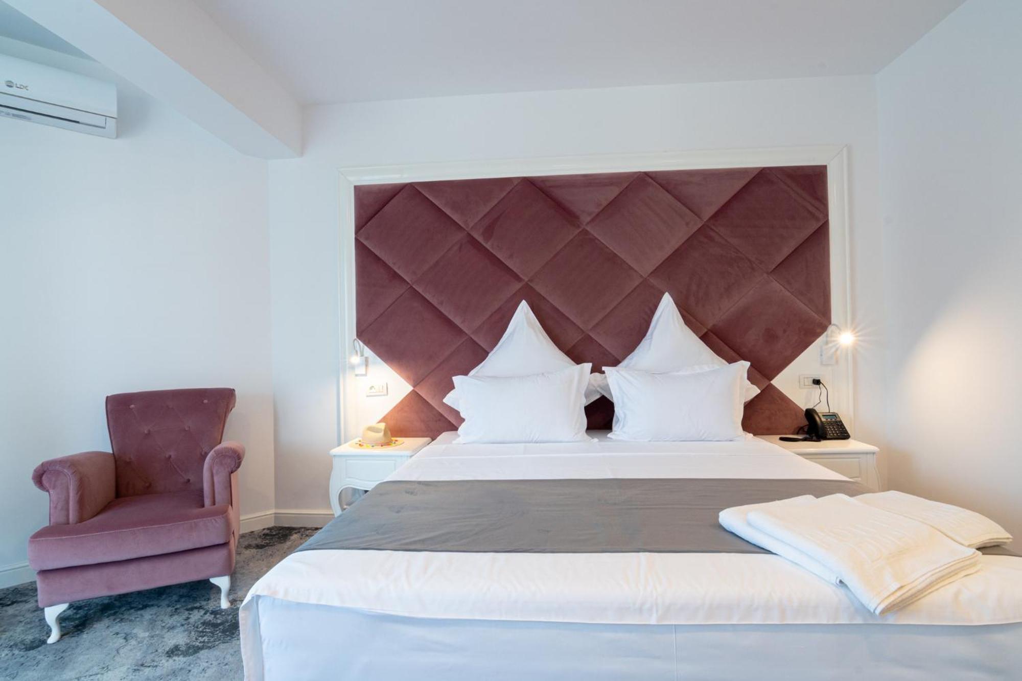 Hotel DNH Năvodari Buitenkant foto
